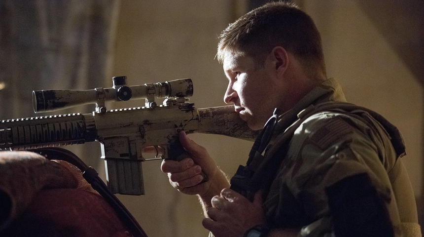Box-office nord-américain : American Sniper reste au sommet